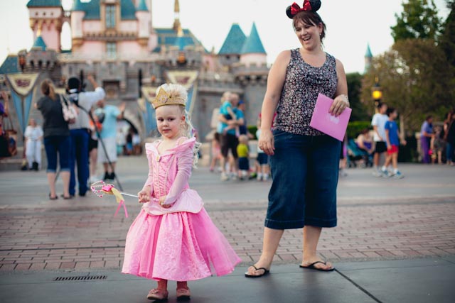 kids costumes Disneyland - the cat you and us