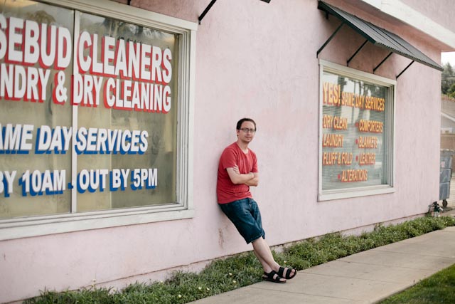 Venice beach pink laundry - The cat, you and us