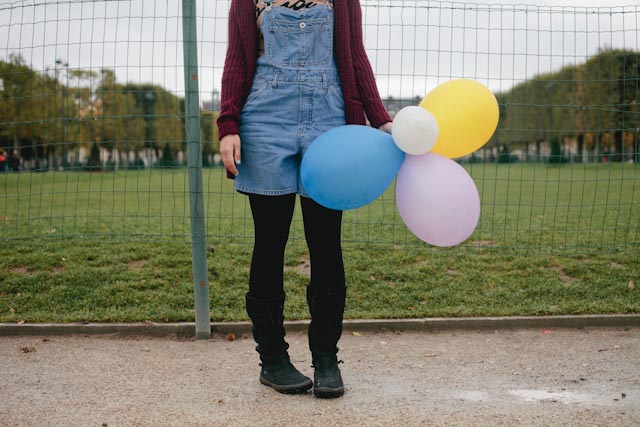 Damaris with balloons - The cat, you and us