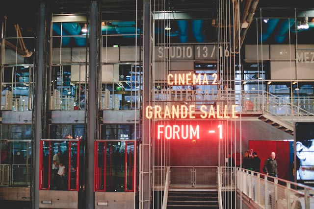 Centre Pompidou - The cat, you and us