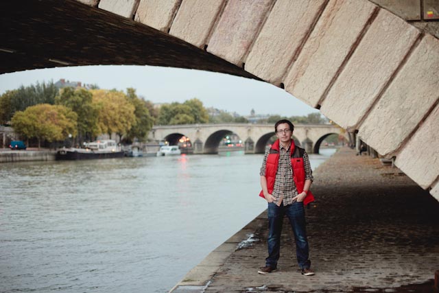 Dani under a Parisian bridge - The cat, you and us