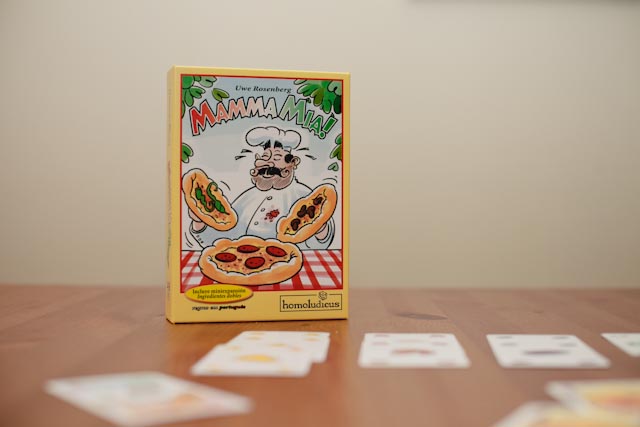 Mamma mia! Card game - The cat, you and us