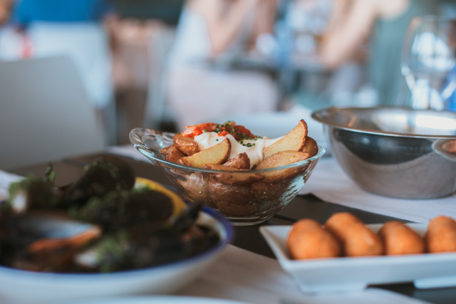 Mussels, potatoes & fish croquettes - The cat, you and us