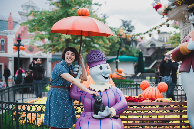 Disneyland Paris Halloween - The cat, you and us