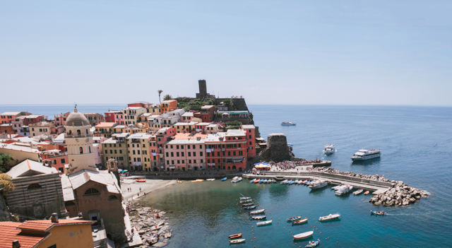 Vernazza - The cat, you and us