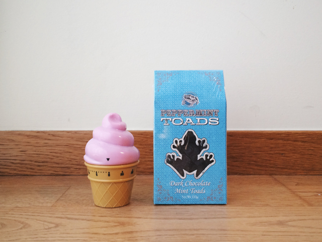 Ice-cream and peppermint toads - The cat, you and us