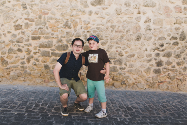 Dani and Samuel in Segovia - The cat, you and us