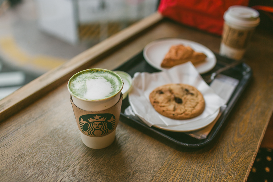 Matcha latte Starbucks Shibuya - The cat, you and us