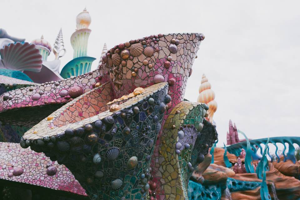 Tokyo DisneySea Mermaid Lagoon - The cat, you and us