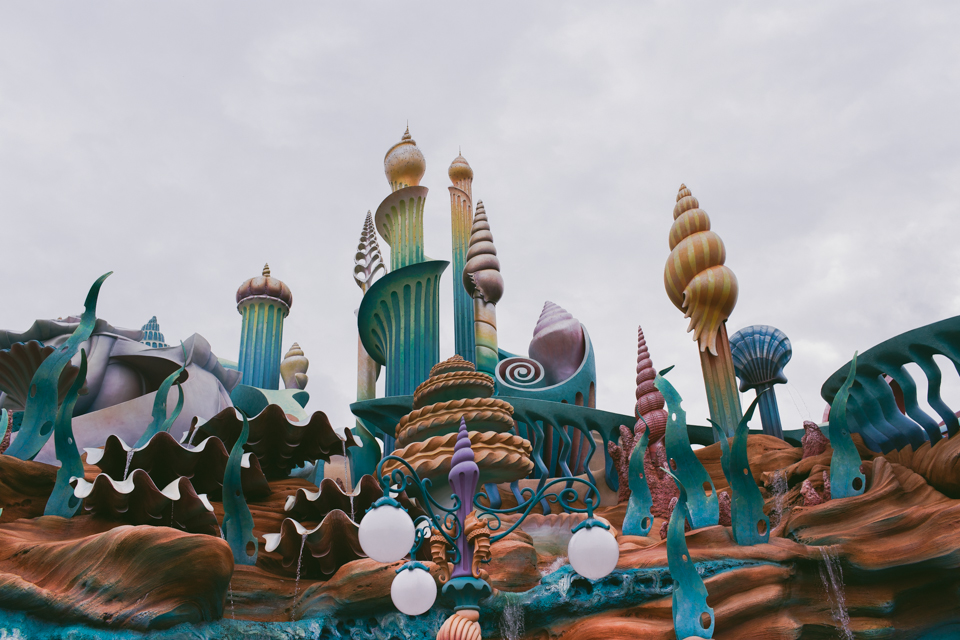 Tokyo DisneySea Mermaid Lagoon - The cat, you and us