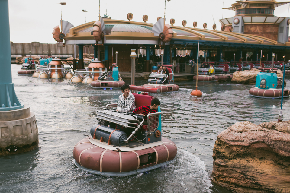 Tokyo DisneySea Aquatopia - The cat, you and us