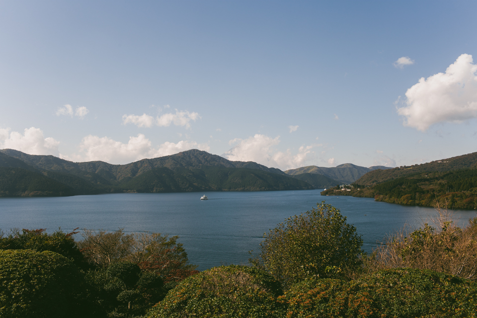 Lake Ashi Hakone - The cat, you and us