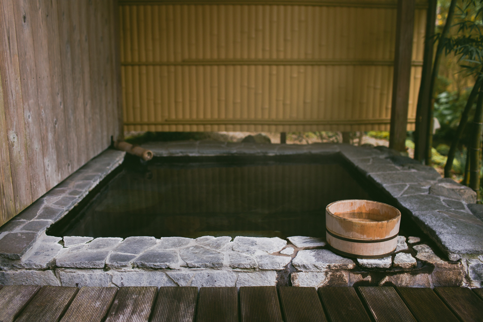 Takuminoyado Yoshimatsu onsen - The cat, you and us