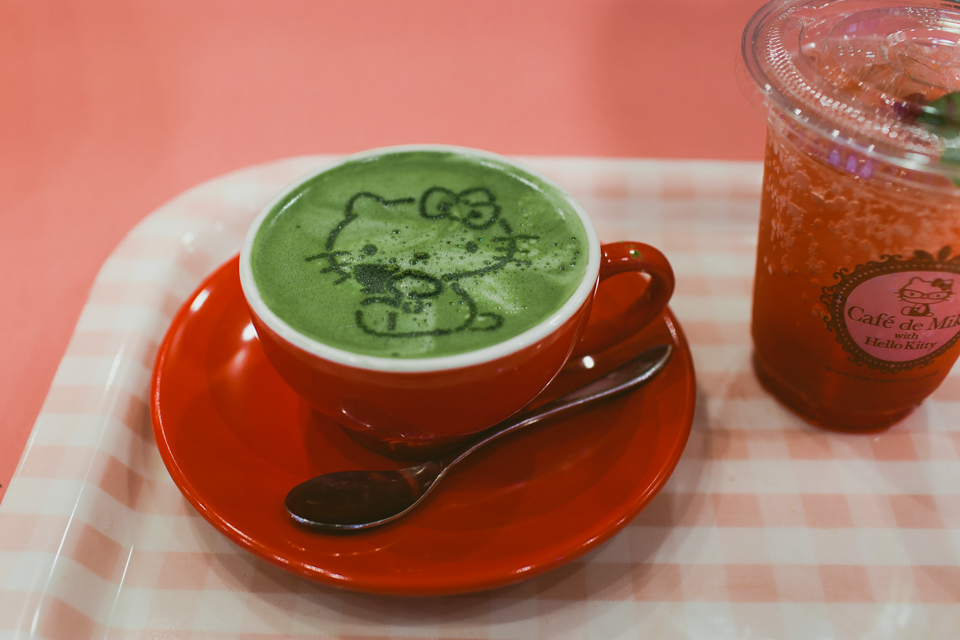 Hello Kitty Café Himeji - The cat, you and us