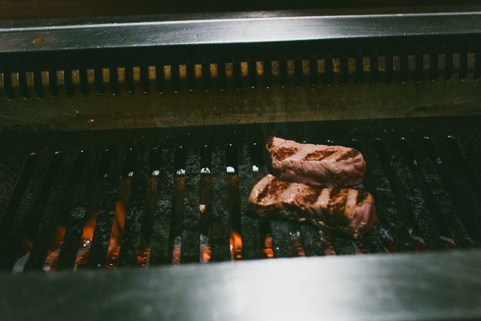 Matsusakagyu yakiniku - The cat, you and us