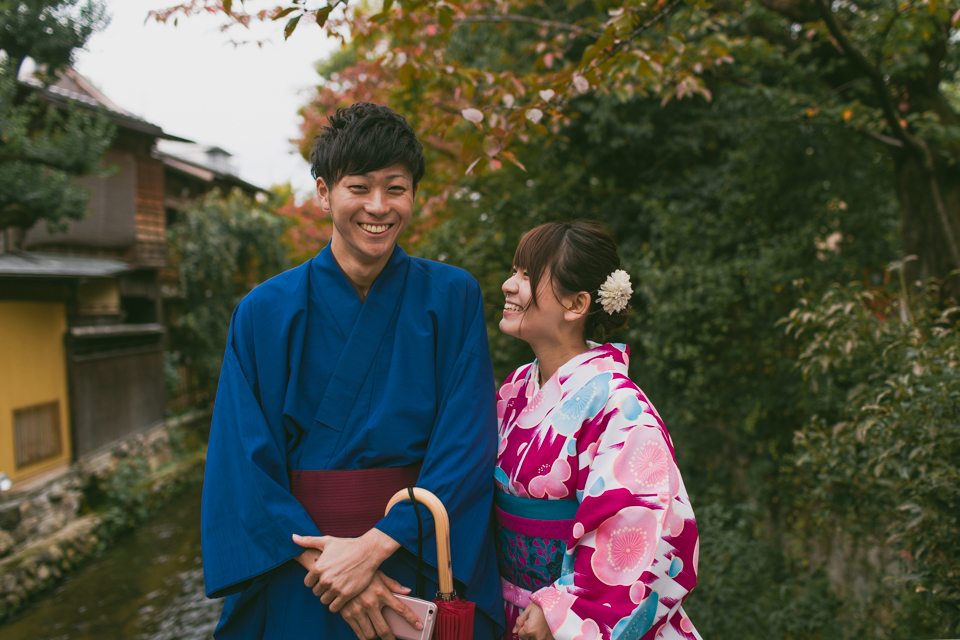 Kyoto traditional couple - The cat, you and us