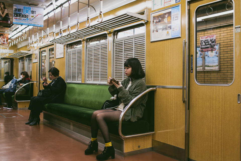 Arashiyama train - The cat, you and us