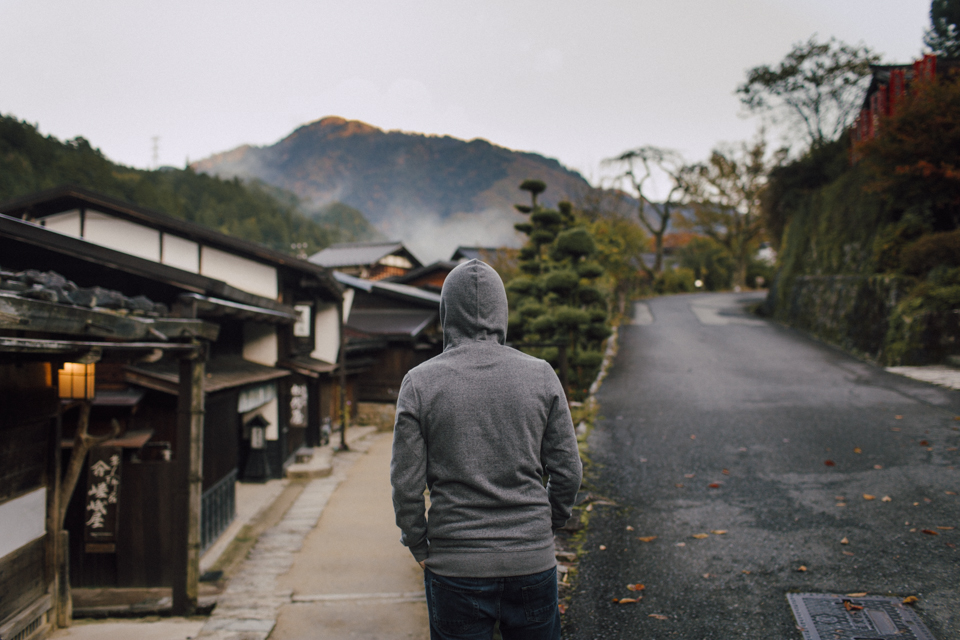 Tsumago in the morning - The cat, you and us