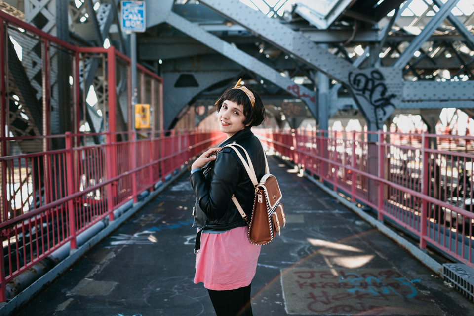 NYC: Red, blue and pink over the Williamsburg bridge