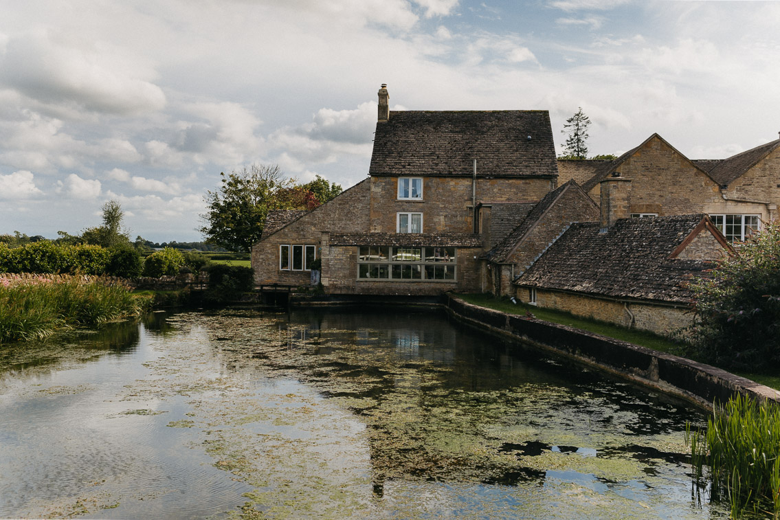 From Bourton on the water to Stow on the wold - The cat, you and us