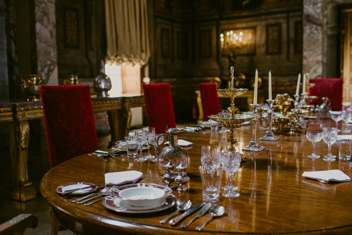 Blenheim palace rooms - The cat, you and us