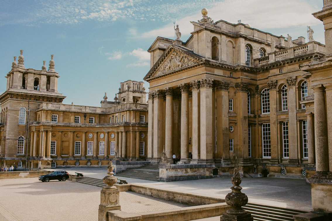 Blenheim palace - The cat, you and us