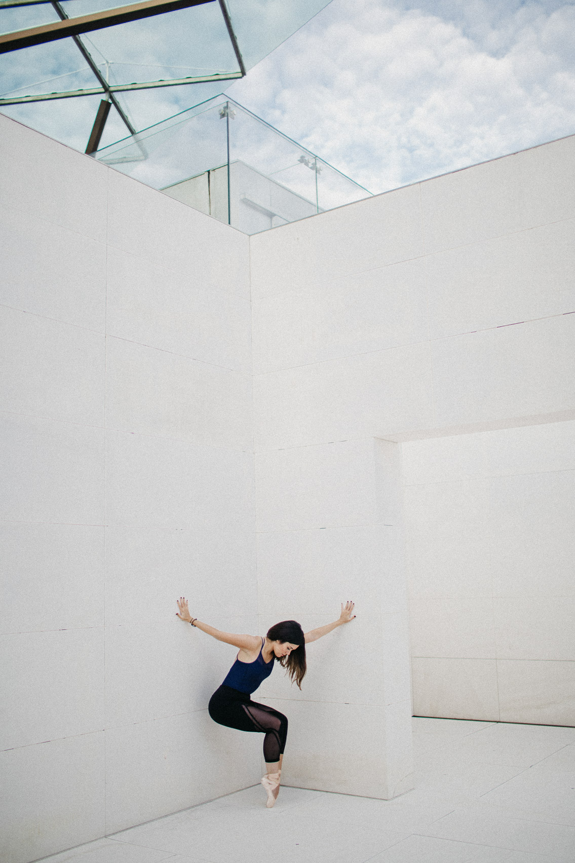 Dancing in the sun Caixaforum Barcelona - The cat, you and us