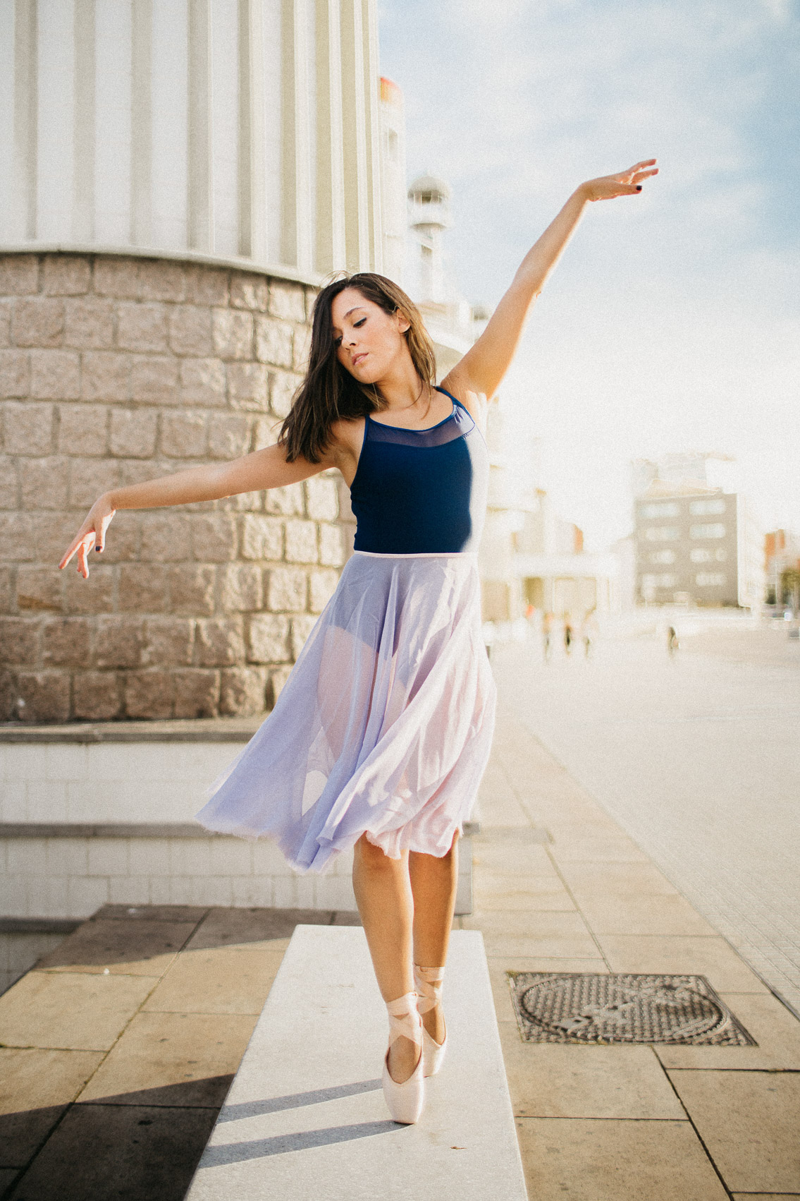 Dancing in the sun Parc de l'Espanya Industrial - The cat, you and us