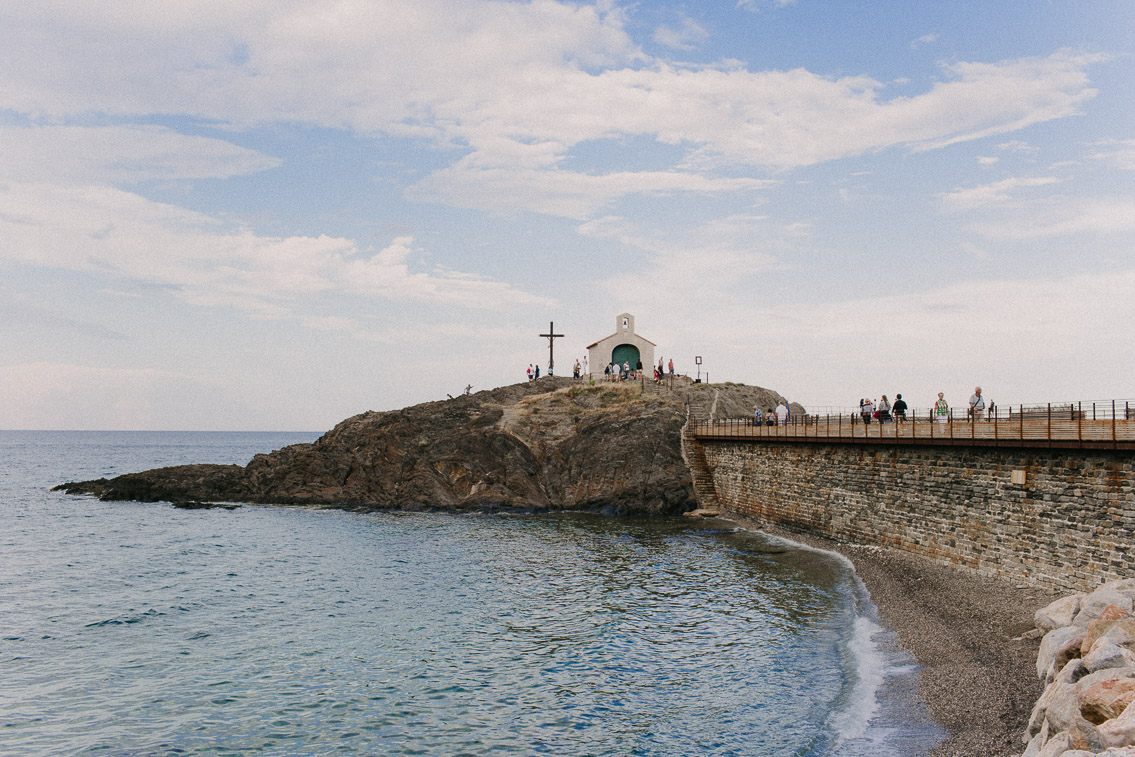 Collioure church - The cat, you and us