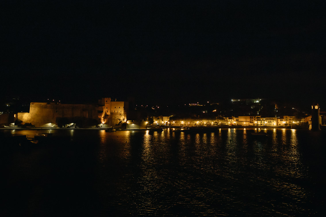 Collioure at night - The cat, you and us