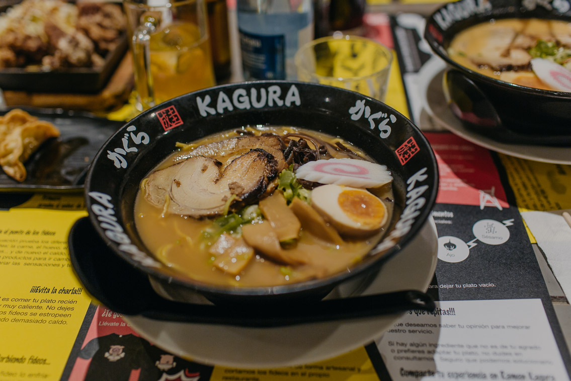 Ramen Kagura Madrid - The cat, you and us