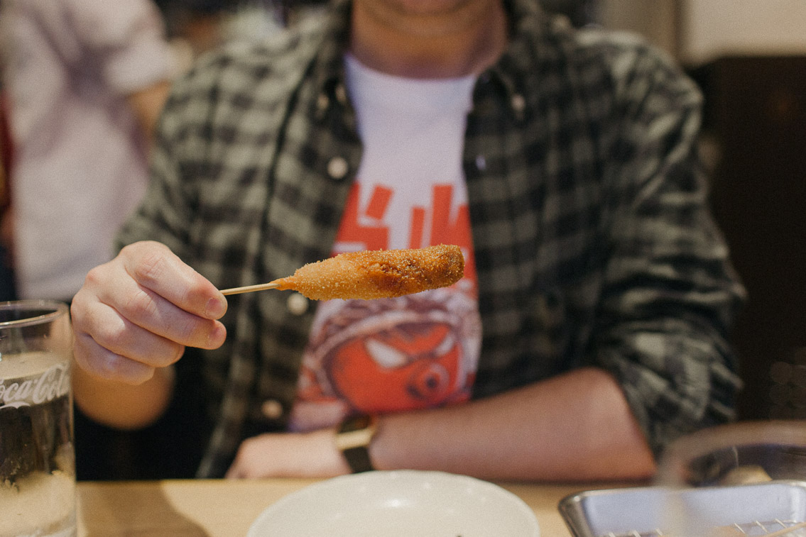 Osaka Shinsekai Daruma Kushikatsu - The cat, you and us