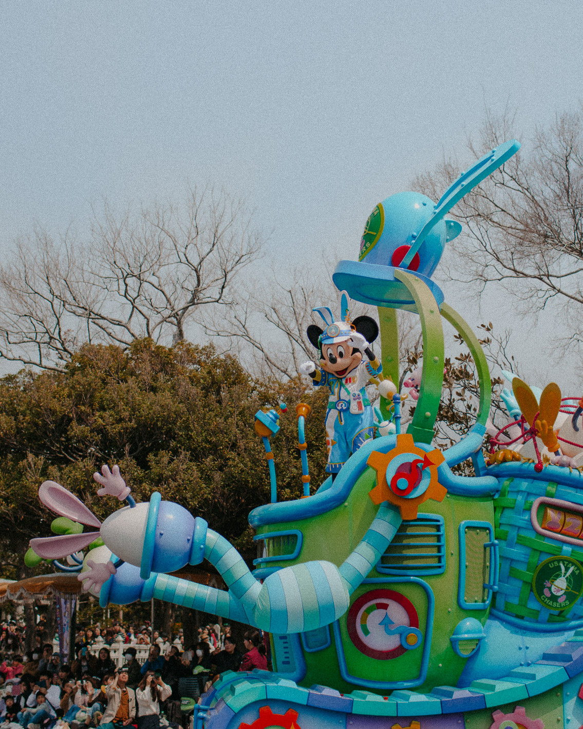 Tokyo Disneyland Easter Usatama parade - The cat, you and us