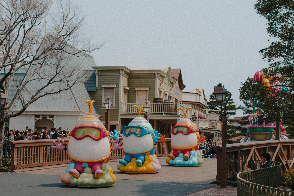 Tokyo Disneyland Easter Usatama parade - The cat, you and us