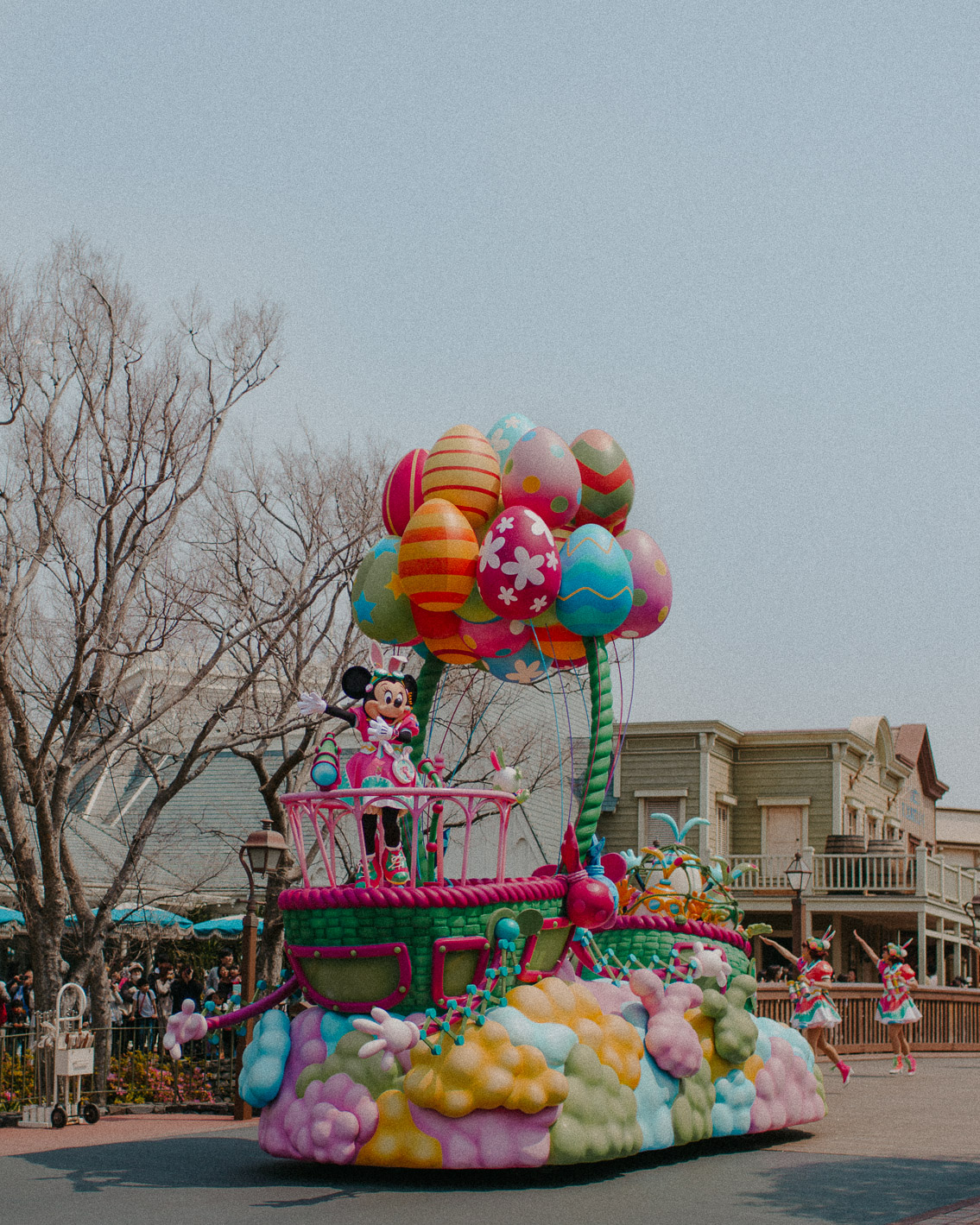 Tokyo Disneyland Easter Usatama parade - The cat, you and us