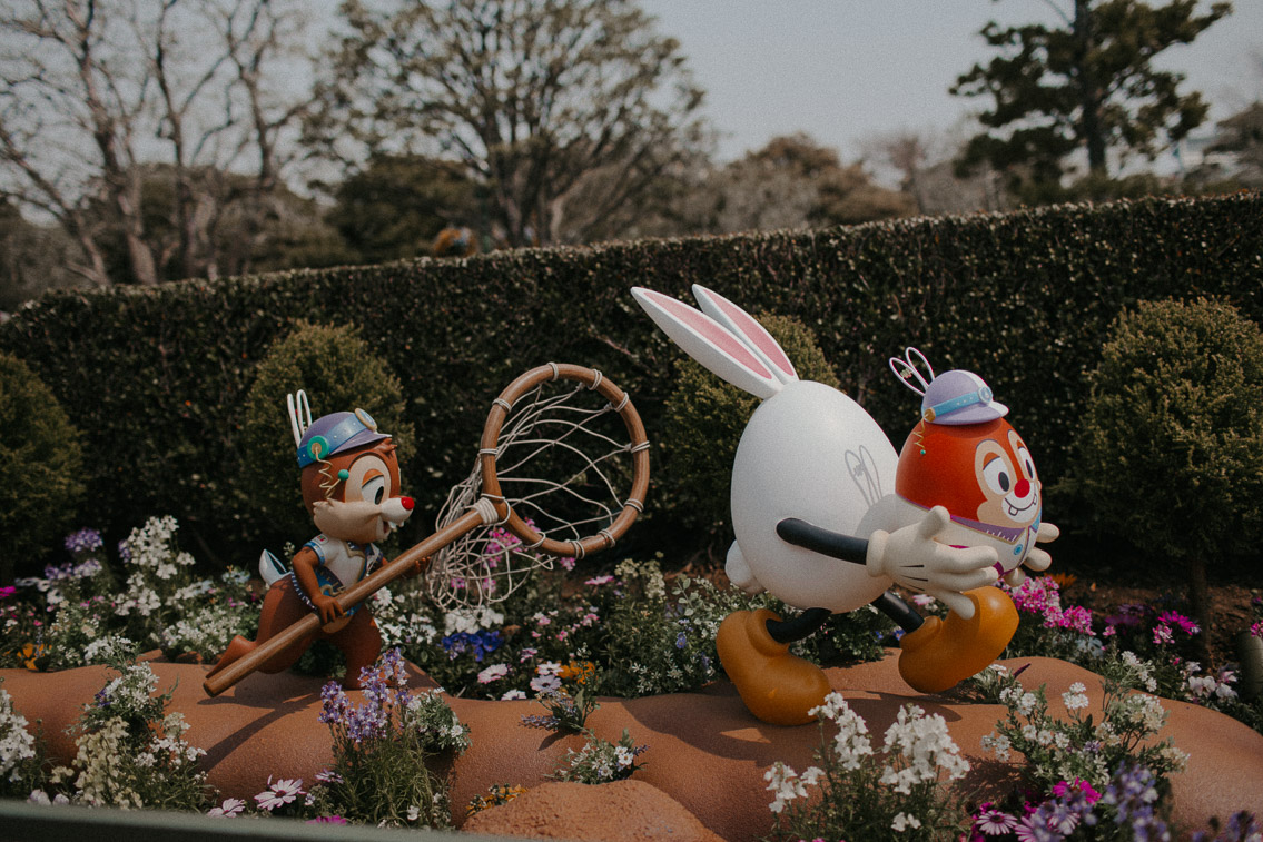 Tokyo Disneyland Easter season - The cat, you and us