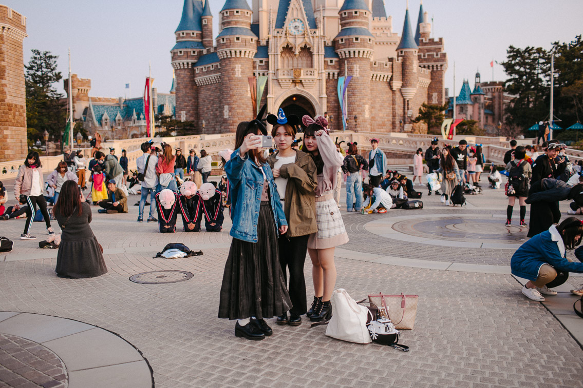 Tokyo Disneyland - The cat, you and us