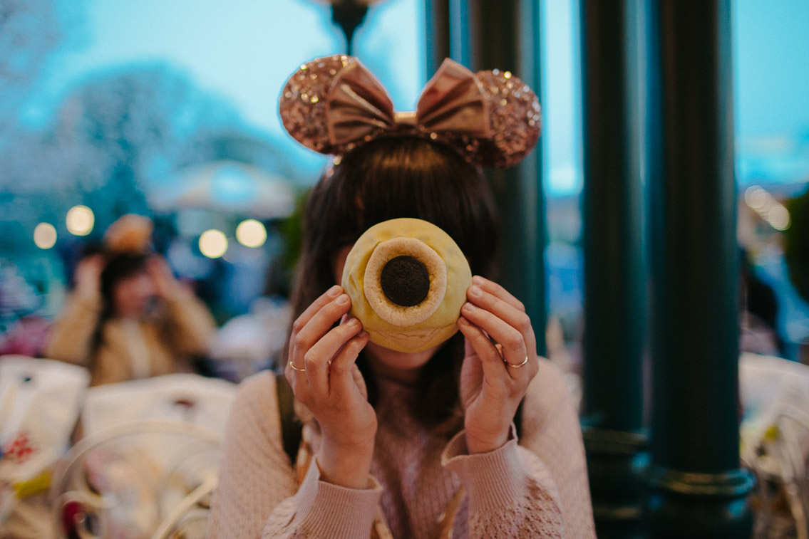 Tokyo Disneyland Mike melon bread - The cat, you and us