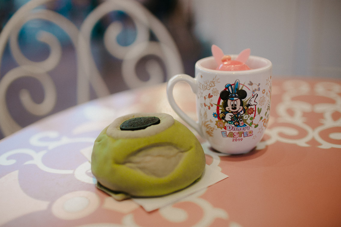 Tokyo Disneyland Mike melon bread - The cat, you and us