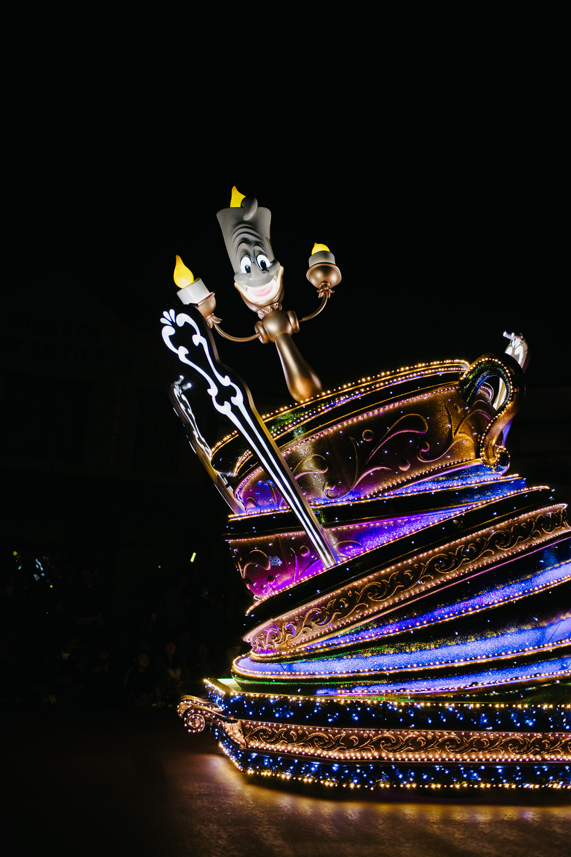 Tokyo Disneyland Electrical parade - The cat, you and us