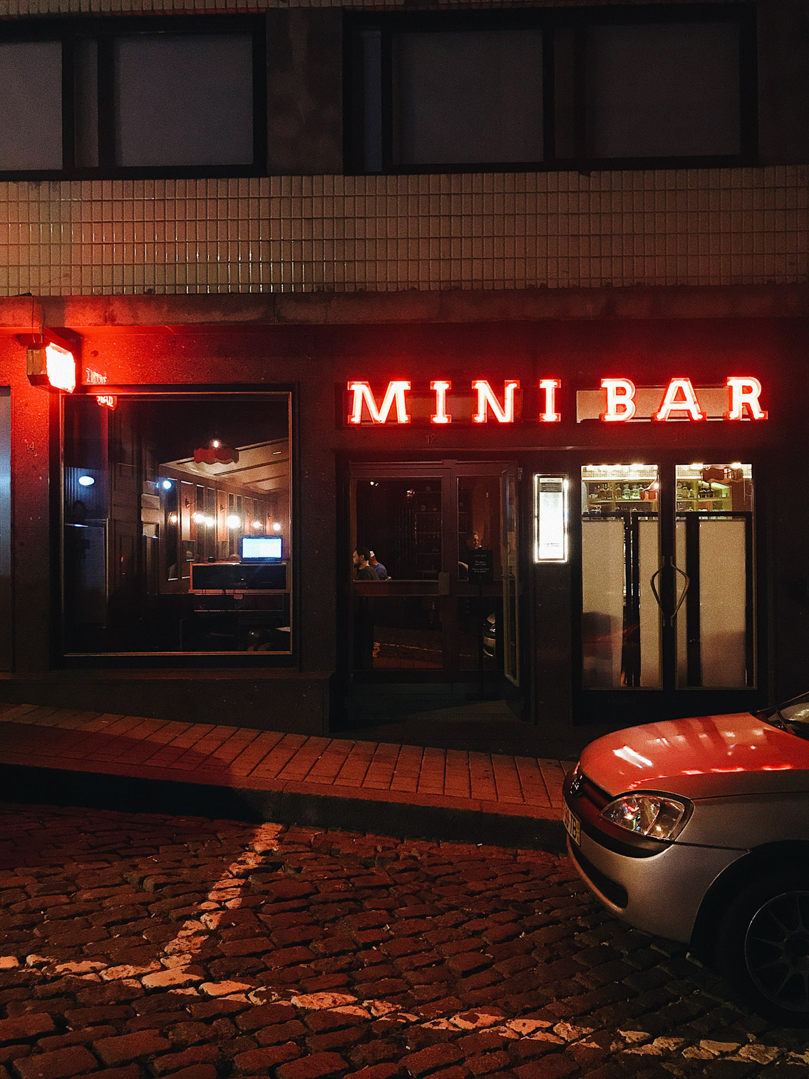 Mini Bar Porto - The cat, you and us