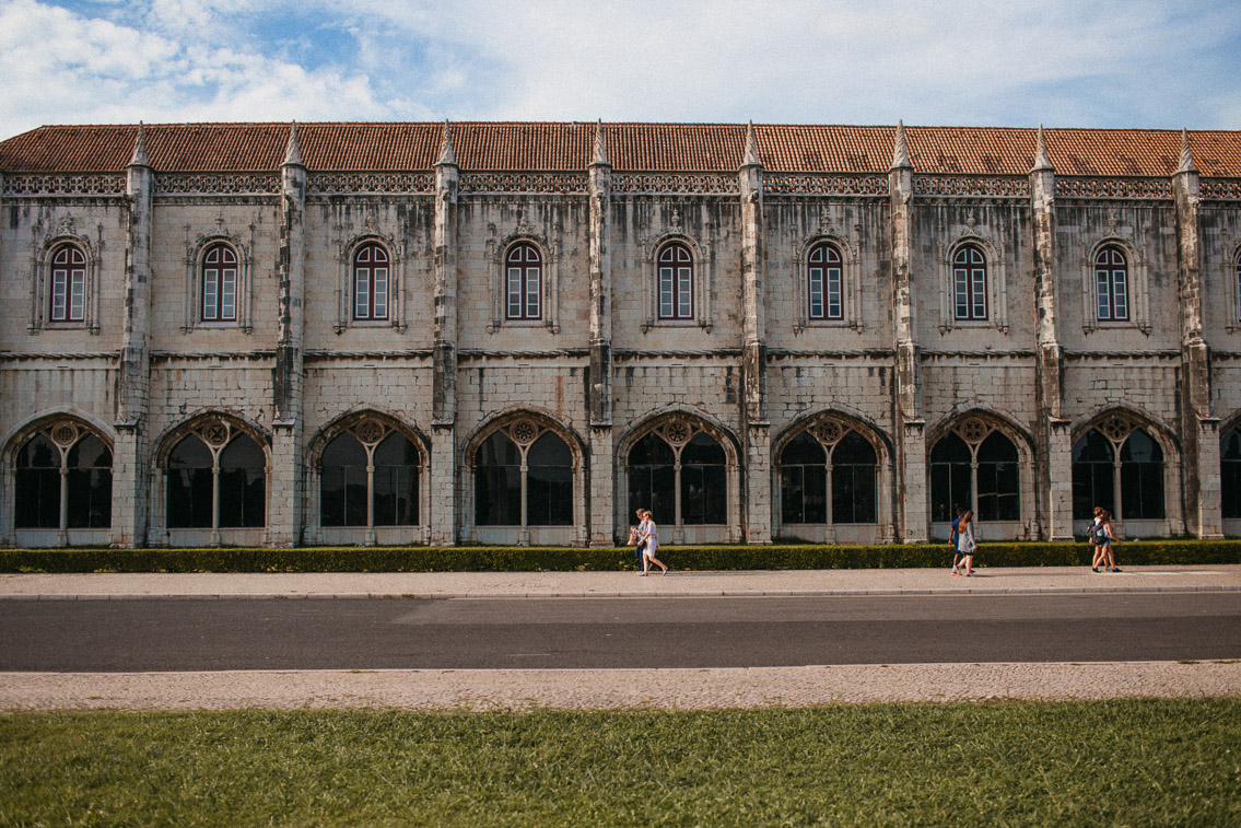 Moasterio dos Jerónimos - The cat, you and us
