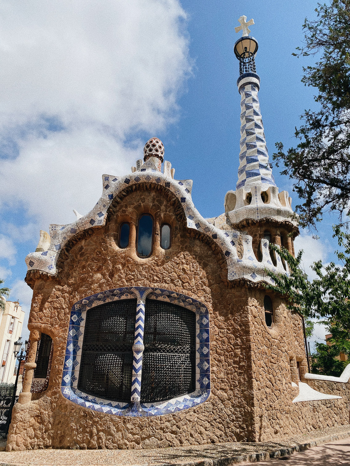 Park Guell Barcelona 2020 - The cat, you and us