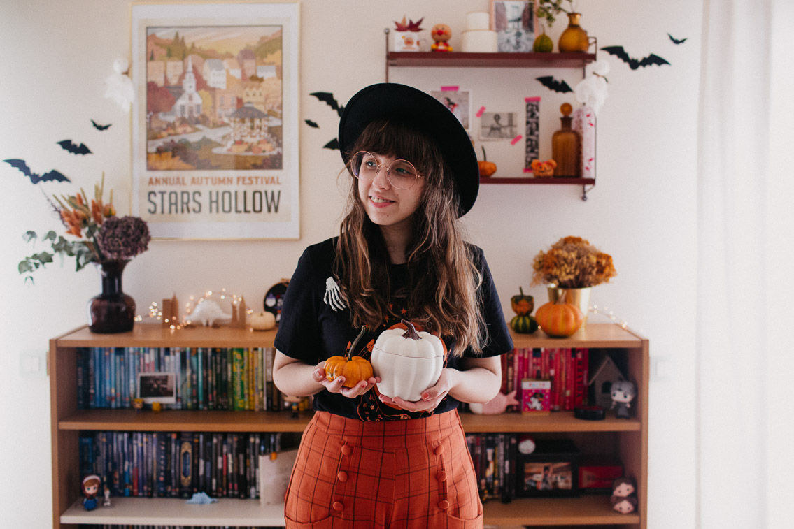 Halloween decor 2020 - The cat, you and us