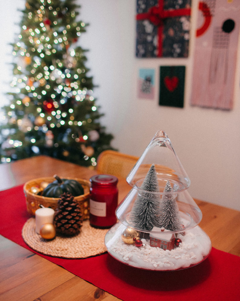 Christmas 2020 decorations, classical red, green and gold colors (and a