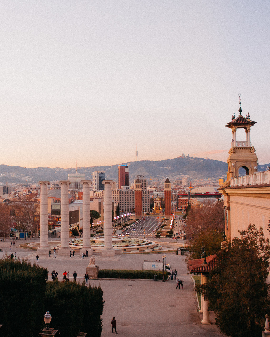 Sunset Montjuic Barcelona 2021 - The cat, you and us